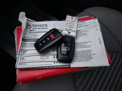 Used 2022 Toyota Camry SE w/ Cold Weather Package image 46