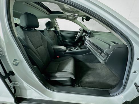 Used 2025 Honda Accord SE image 31