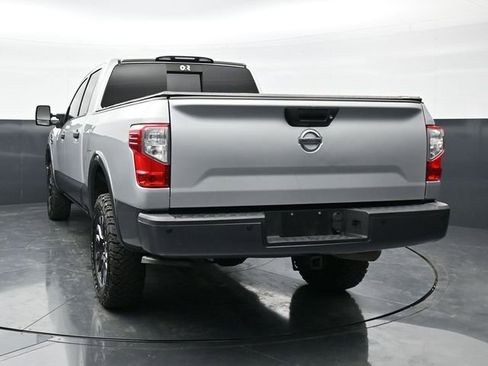 Used 2018 Nissan Titan PRO-4X w/ Pro-4x Convenience Package image 6
