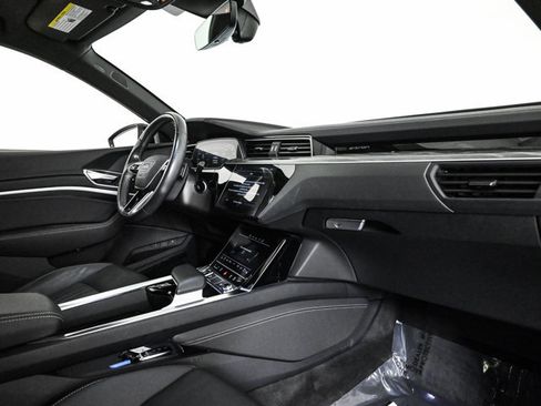 Certified 2023 Audi e-tron Premium Plus w/ Premium Plus Package image 23