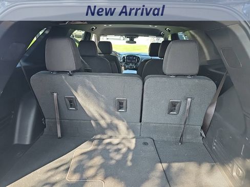 Used 2023 Chevrolet Traverse LT FWD image 8