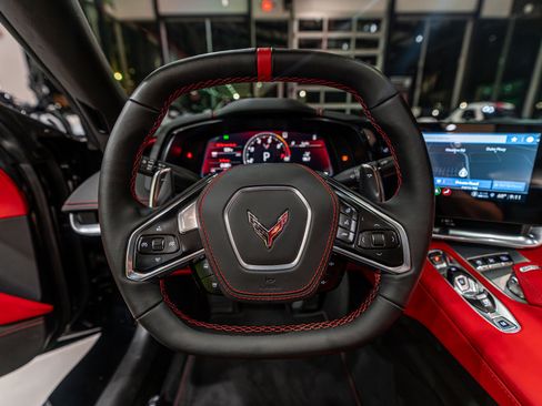 Used 2021 Chevrolet Corvette Stingray Premium Conv w/ Z51 Performance Package image 10