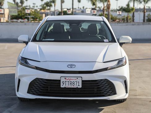 Used 2025 Toyota Camry LE FWD image 3