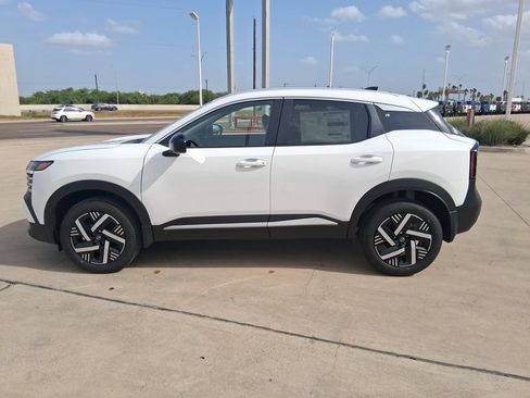 New 2026 Nissan Kicks SV w/ SV Premium Package FWD image 4