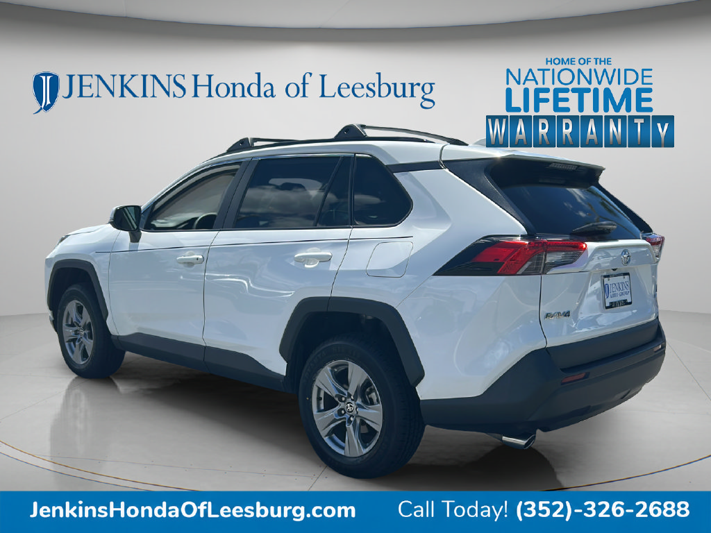 Used 2022 Toyota RAV4 XLE w/ Convenience Package FWD image 6