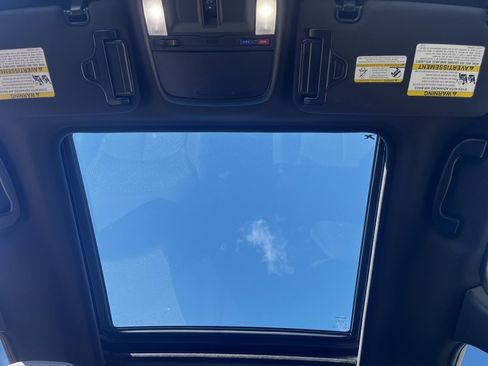 Used 2025 Subaru Forester Premium image 39