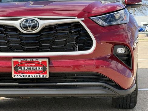 Certified 2025 Toyota Highlander XLE image 9