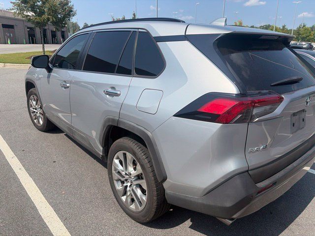 Used 2019 Toyota RAV4 Limited FWD image 12