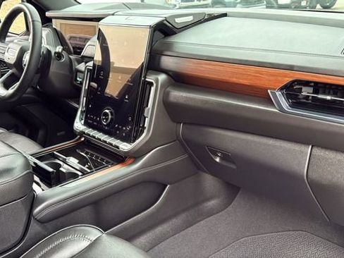 Certified 2025 GMC Yukon XL Denali image 37