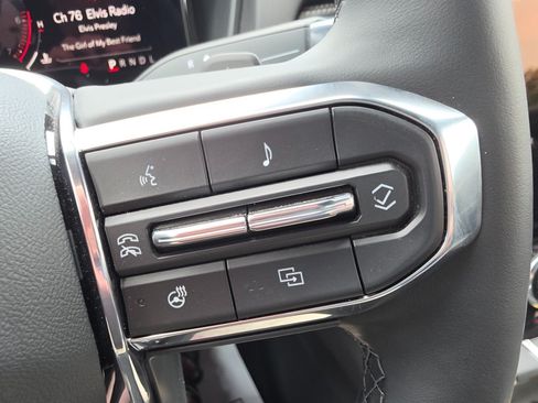 Used 2025 GMC Terrain Elevation w/ Technology Package II AWD/4WD image 39