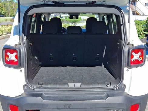 Used 2023 Jeep Renegade Trailhawk image 29