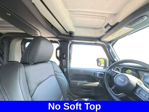 New 2025 Jeep Gladiator Sport w/ Premium Package image 32