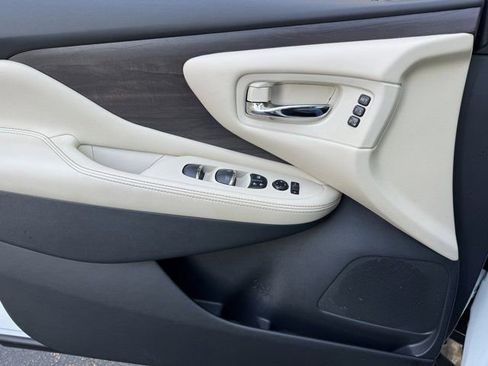 Used 2024 Nissan Murano Platinum w/ Cargo Package AWD/4WD image 9