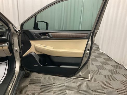 Used 2016 Subaru Outback 2.5i Limited image 32