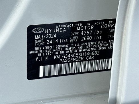 New 2025 Genesis G70 2.5T image 33