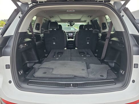 Used 2022 Jeep Grand Cherokee L Limited w/ Luxury Tech Group II AWD/4WD image 14