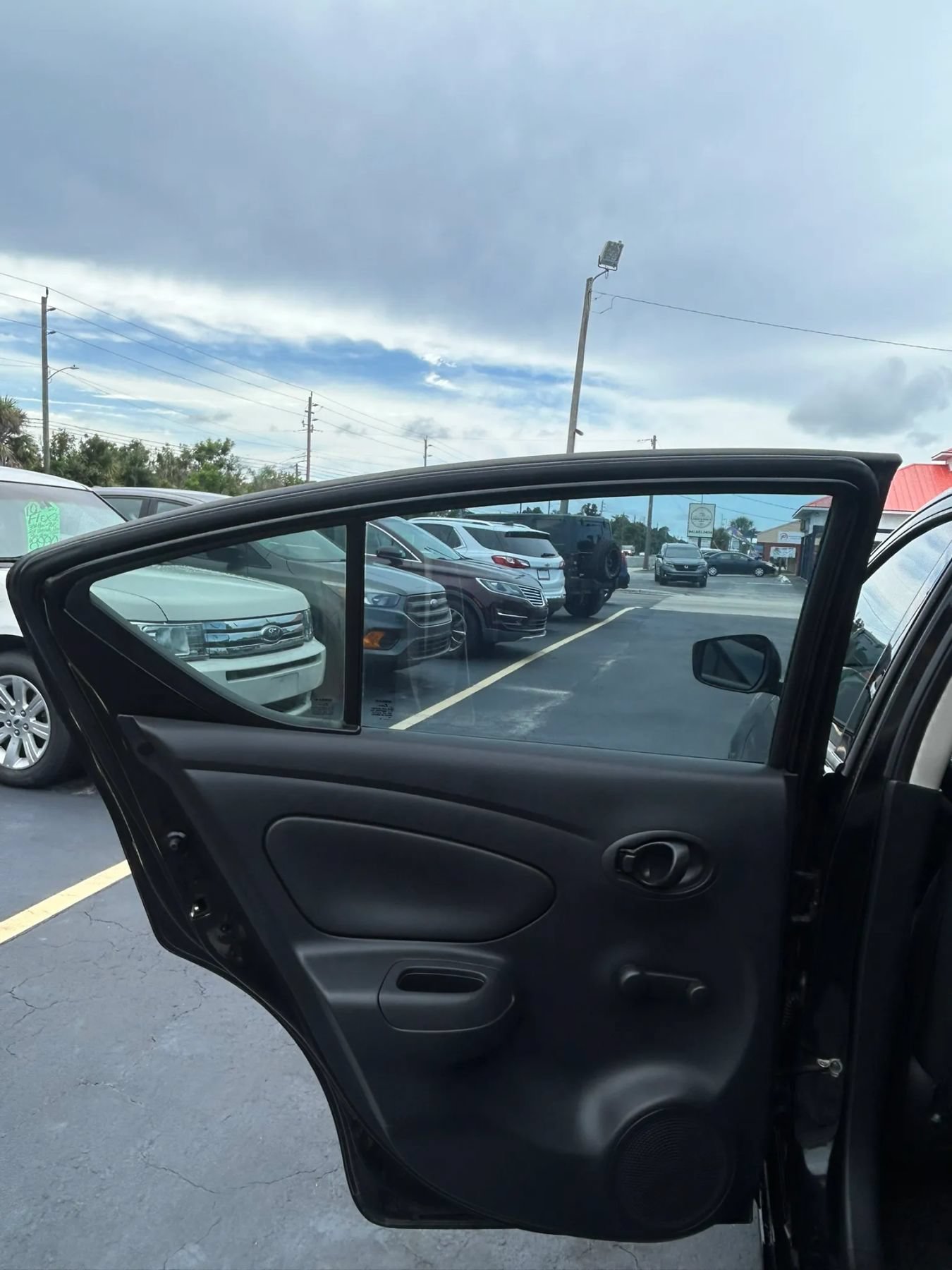 Used 2018 Nissan Versa S FWD image 17