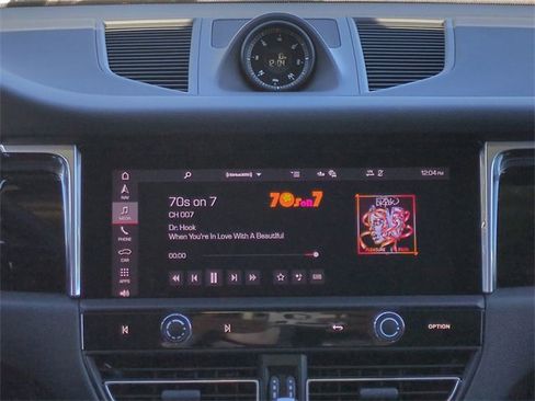 Used 2025 Porsche Macan image 20