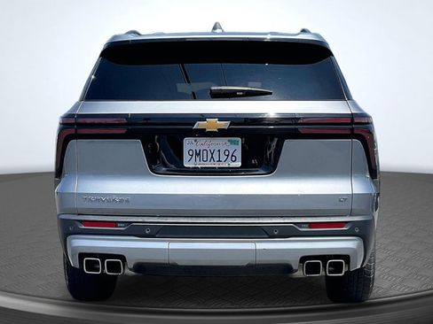 Used 2024 Chevrolet Traverse LT FWD image 4