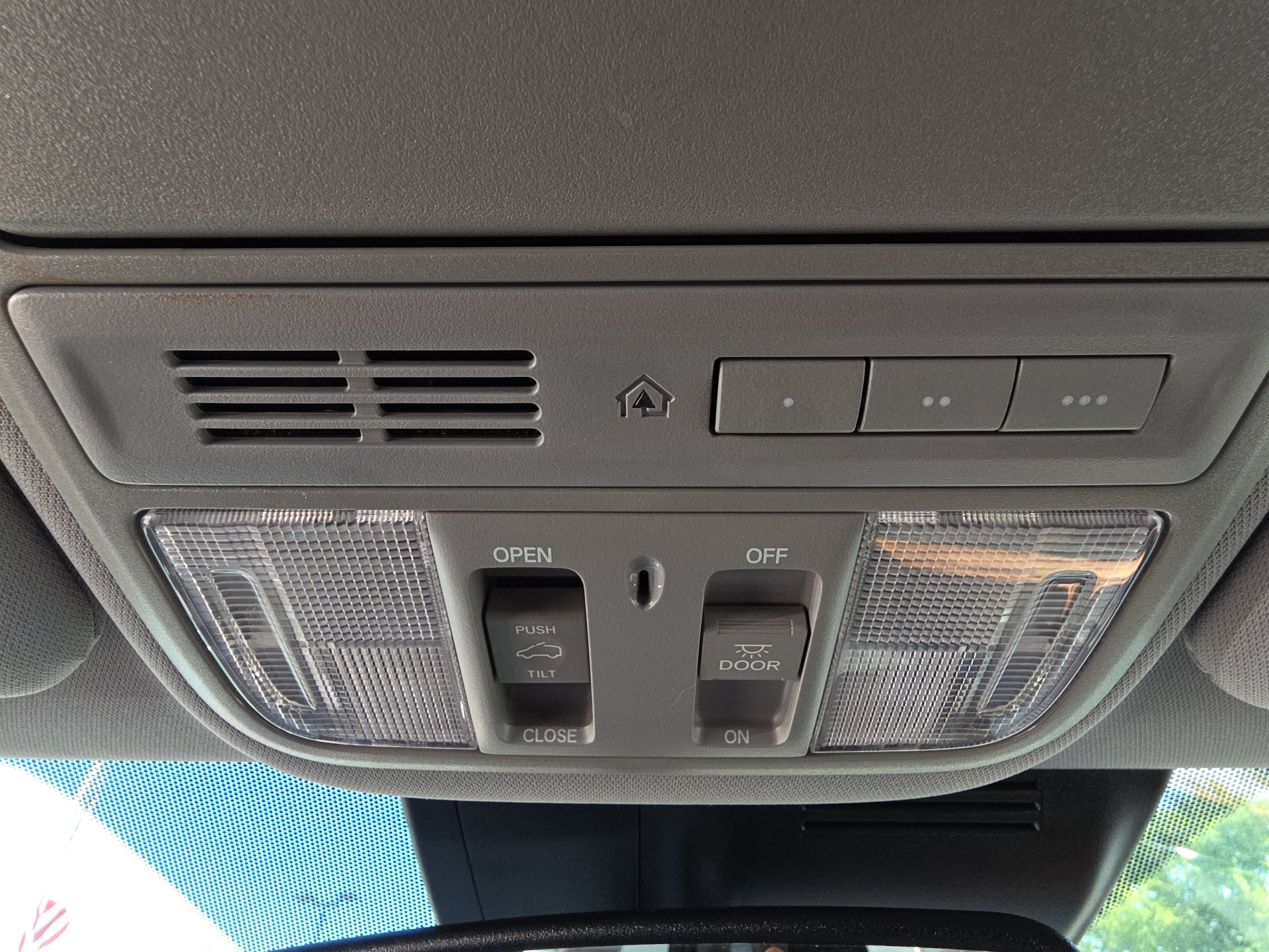 Used 2021 Honda CR-V Touring image 25