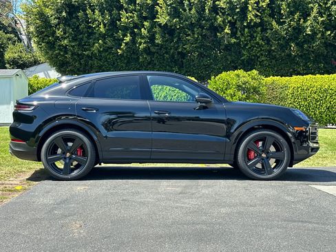 New 2026 Porsche Cayenne S AWD/4WD image 9