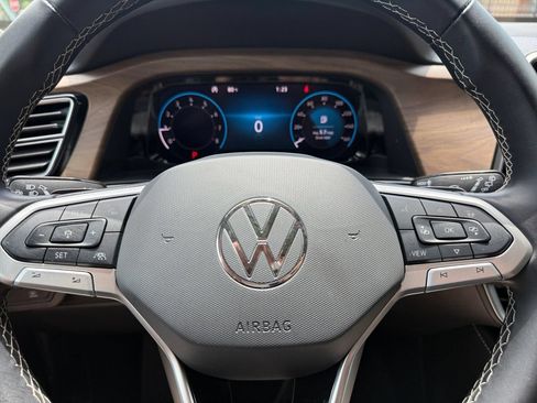 Used 2025 Volkswagen Atlas SE FWD image 41