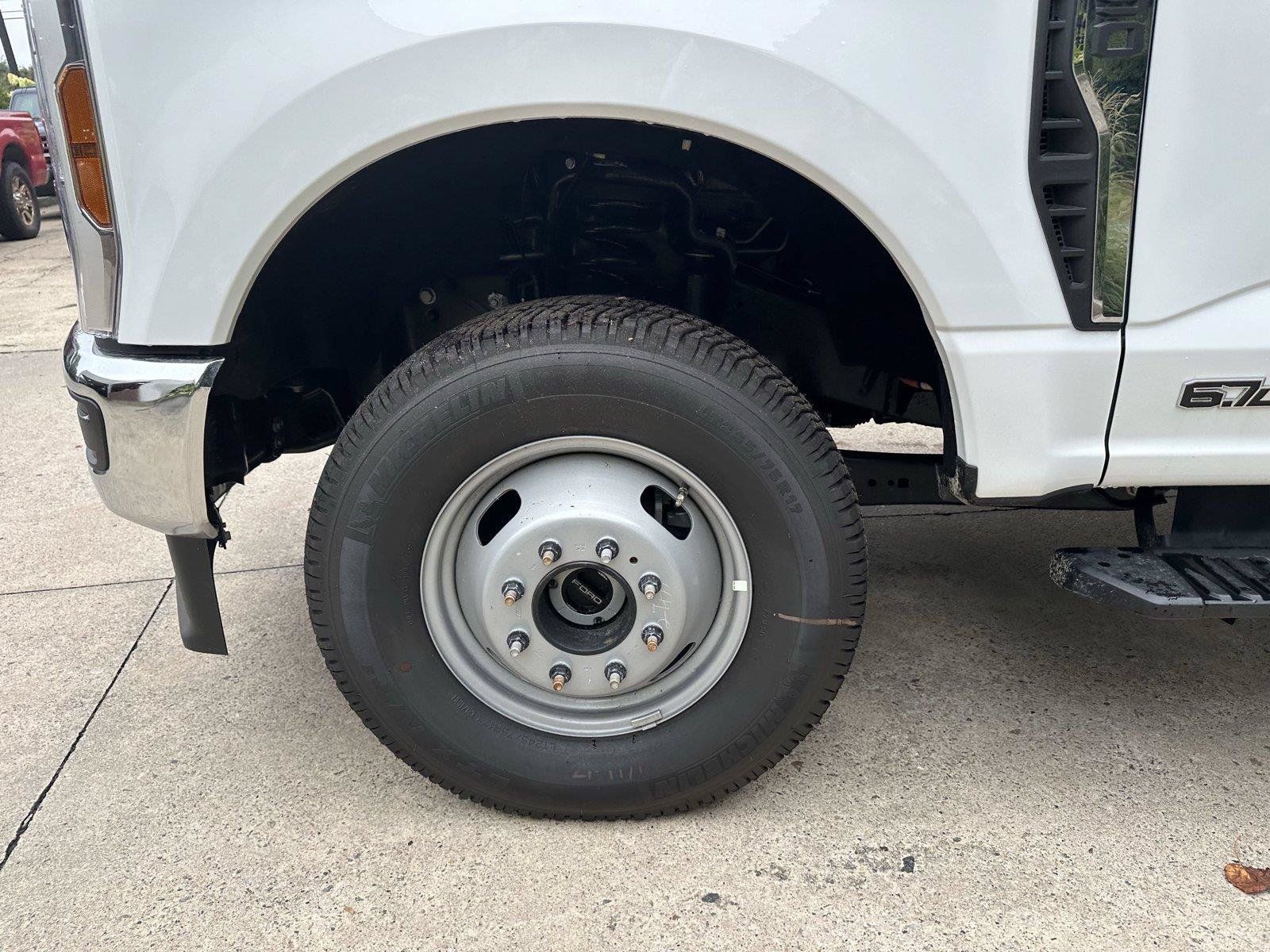 New 2025 Ford F350 XL w/ XL Chrome Package AWD/4WD image 11