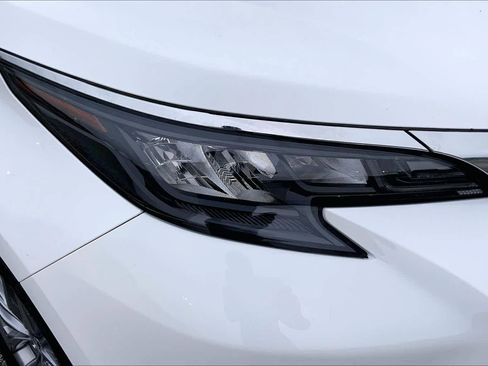 Used 2026 Toyota Sienna LE FWD image 27