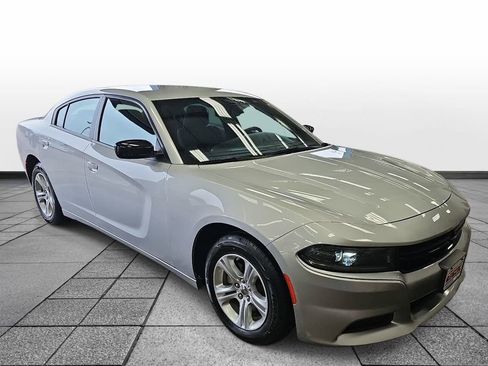 Used 2023 Dodge Charger SXT image 3