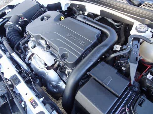 Used 2024 Chevrolet Malibu LT image 36