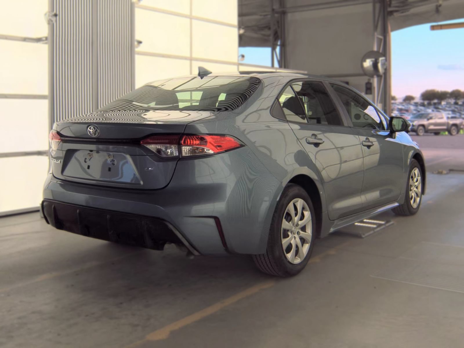 Used 2025 Toyota Corolla LE FWD image 2