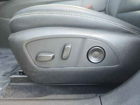 Used 2024 Chevrolet Blazer EV LT AWD/4WD image 16