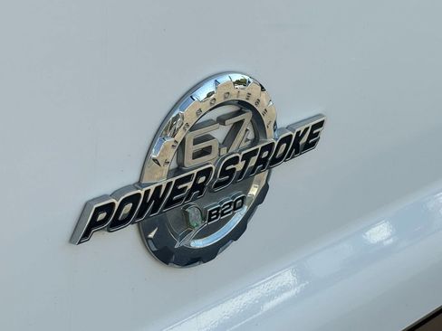 Used 2014 Ford F250 Lariat w/ Chrome Package image 11