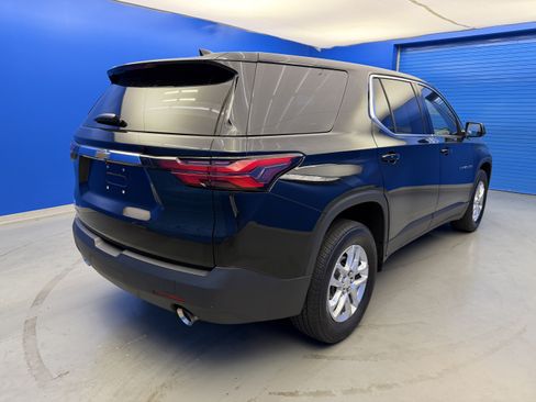 Used 2023 Chevrolet Traverse LS FWD image 7