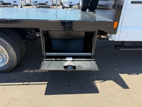 New 2026 Ford F550 4x4 Crew Cab image 7