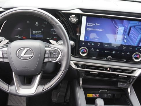 Certified 2025 Lexus RX 350 Premium w/ Accessory Package (Z1) FWD image 28