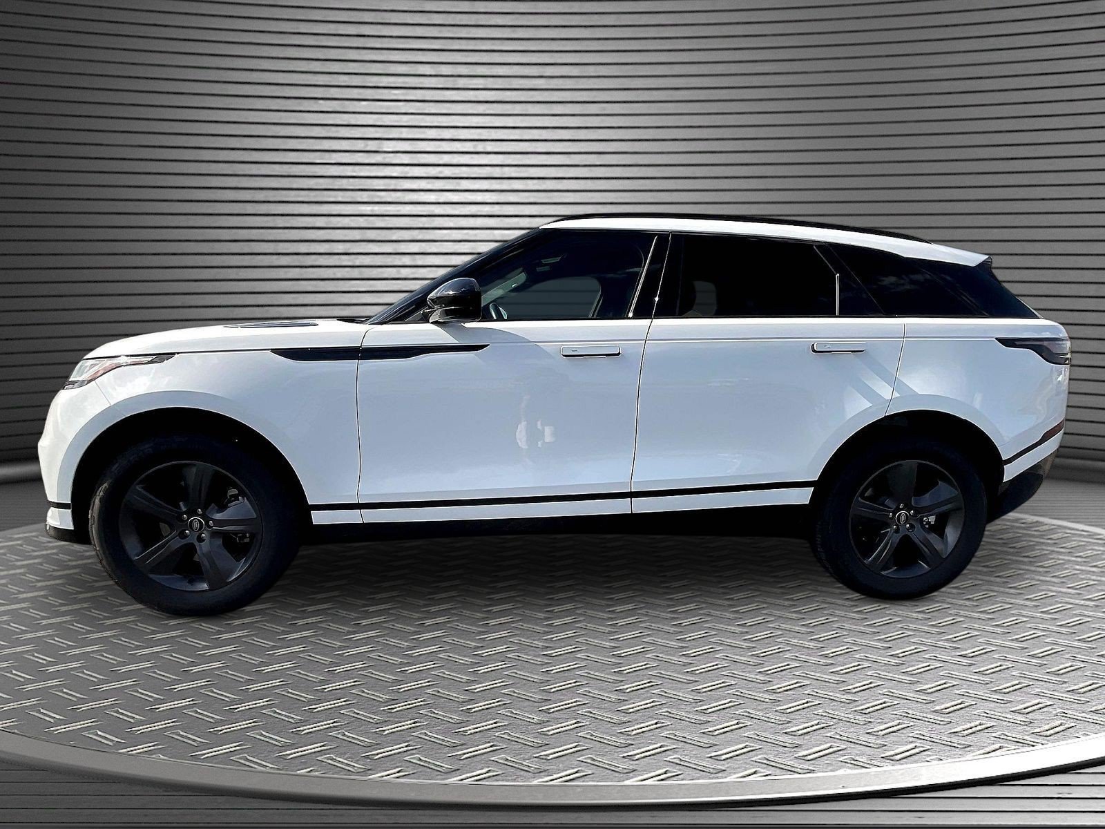 Used 2025 Land Rover Range Rover Velar Dynamic SE AWD/4WD image 4
