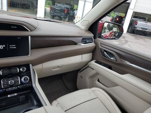 Used 2024 GMC Yukon Denali AWD/4WD image 14