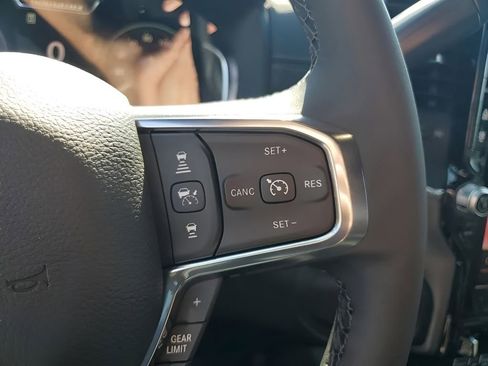 New 2025 RAM 2500 Laramie AWD/4WD image 34