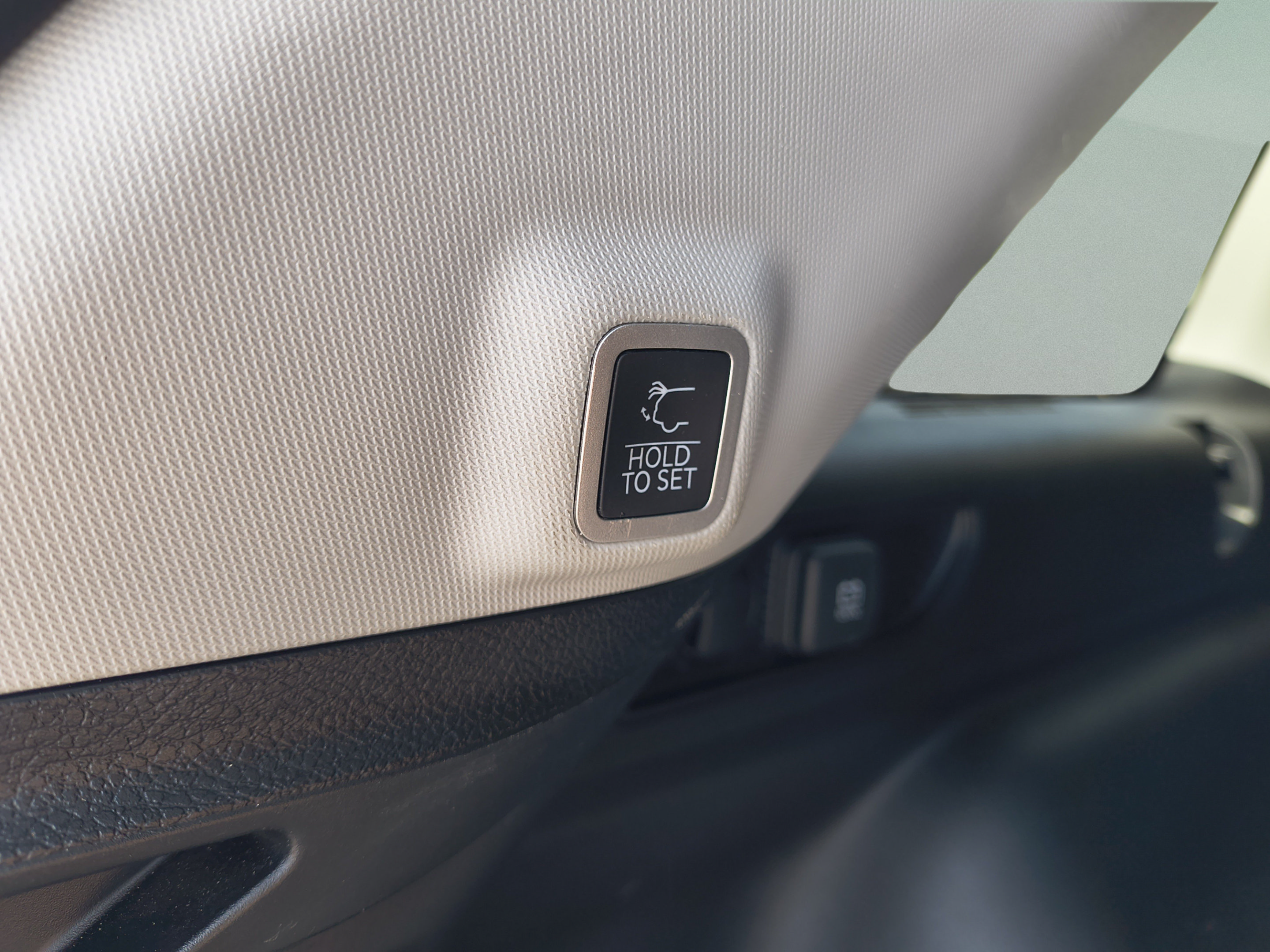 Used 2022 Jeep Grand Cherokee Limited RWD image 10