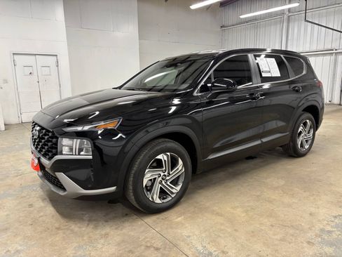 Used 2023 Hyundai Santa Fe SE FWD image 3