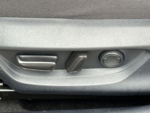 Used 2025 Toyota Camry LE w/ Convenience Package FWD image 19