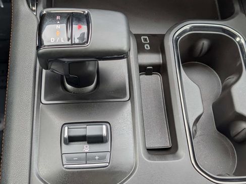 Certified 2025 GMC Sierra 1500 AT4 w/ Technology Package image 26