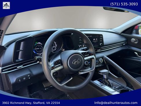 Used 2022 Hyundai Elantra Blue FWD image 21