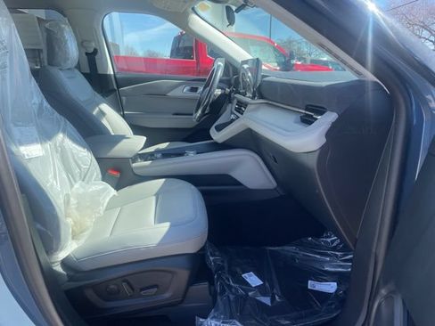 New 2026 Ford Explorer Active w/ Active Comfort Package AWD/4WD image 18