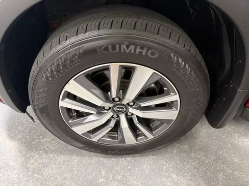 Used 2023 Nissan Pathfinder SL AWD/4WD image 32