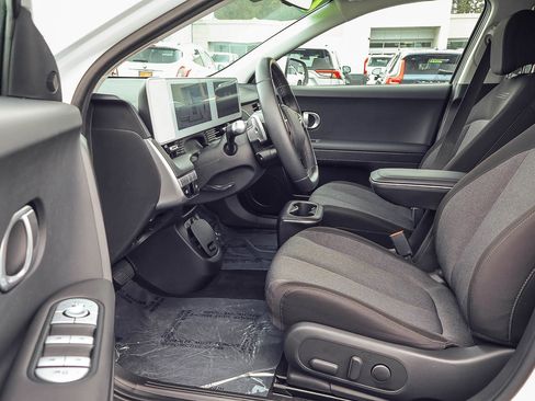Used 2024 Hyundai Ioniq 5 SEL RWD image 2