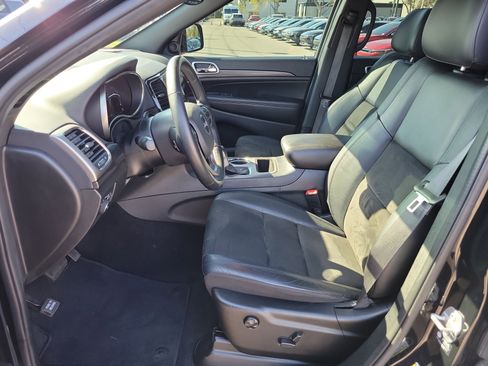 Used 2022 Jeep Grand Cherokee Laredo X image 22