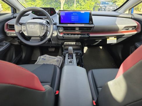 New 2026 Toyota Prius Plug-In Hybrid FWD image 5