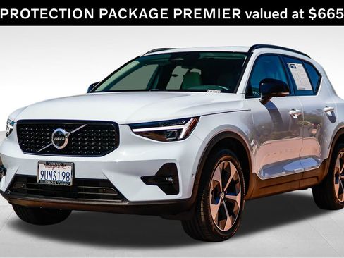 Certified 2026 Volvo XC40 B5 Plus w/ Protection Package Premier AWD/4WD image 3